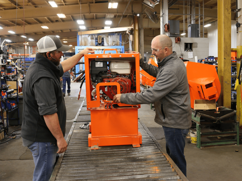 jobshop_kenny_on_assembly_line_with_hog